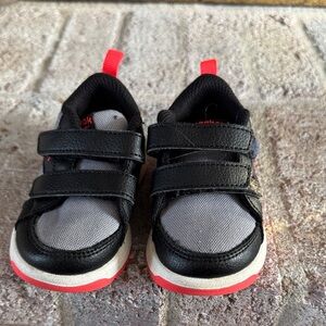 Kids REEBOK LEATHER Black and Gray Shoes with Red Accents